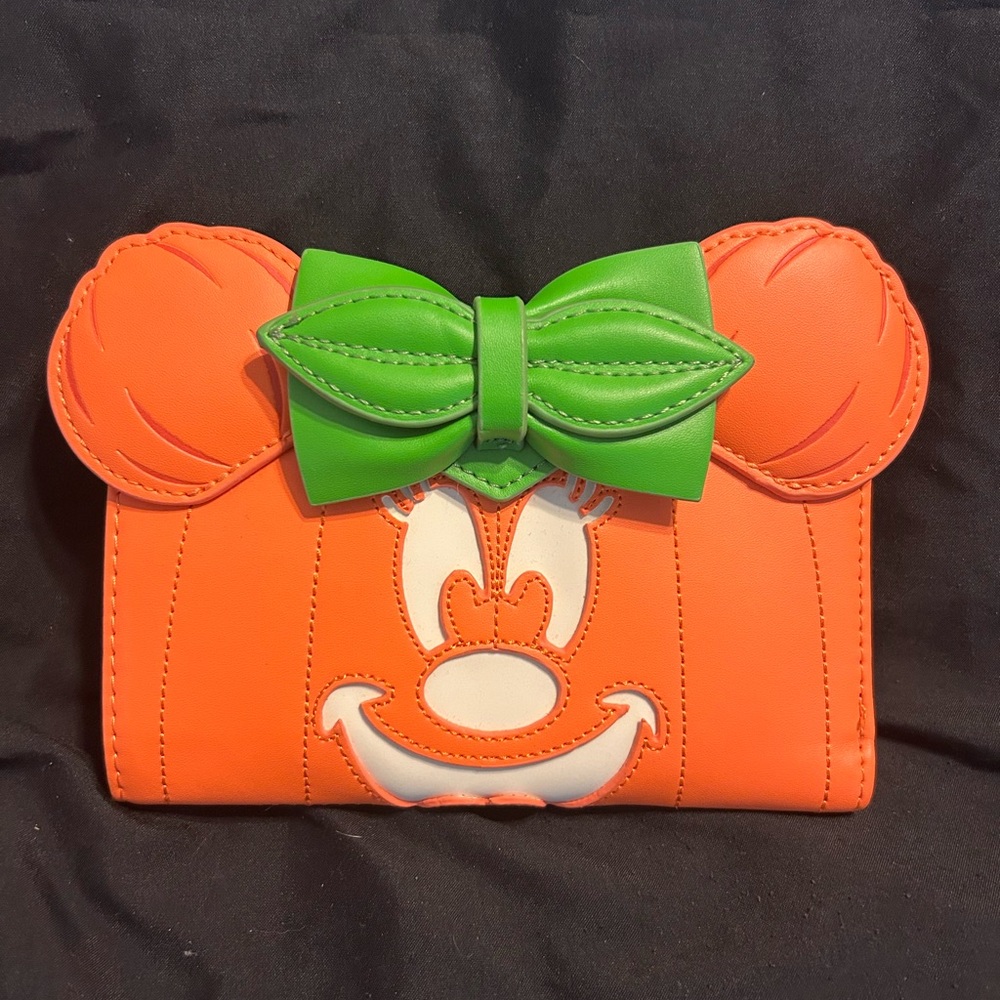 Disney Loungefly Halloween Minnie wallet